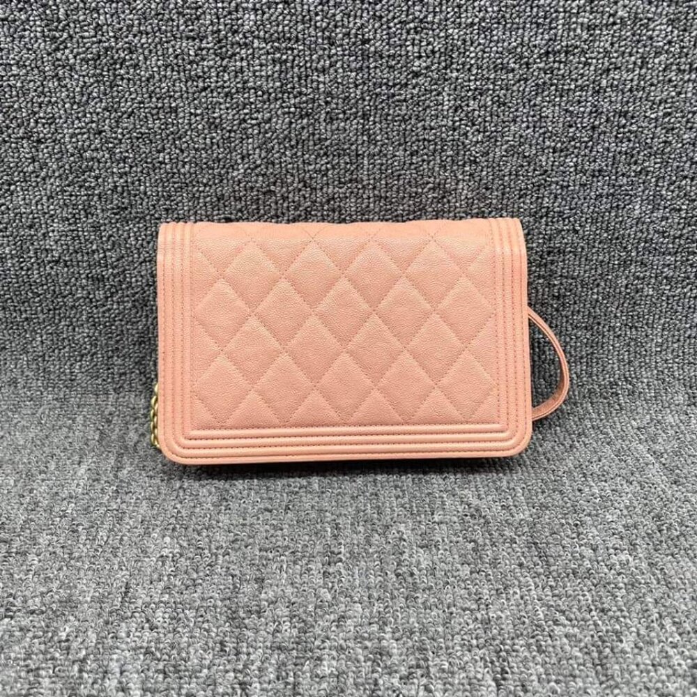 100% Authentic CHANEL Boy Leather Shoulder Bag - Picture 2 of 15